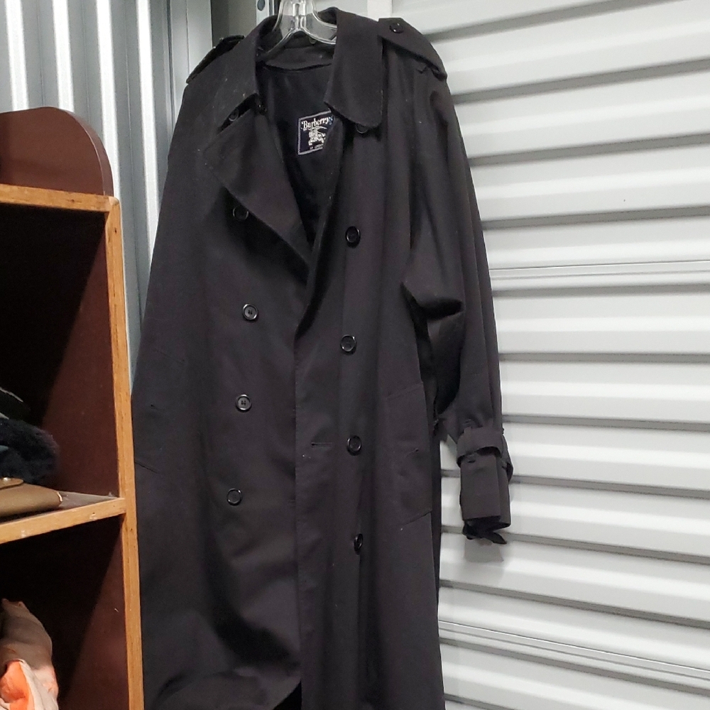 Burberry's of London Men's Black Double-Breasted Trench Coat